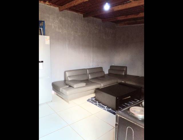 1 BEDROOM HOUSE FOR SALE IN MOHLAKENG